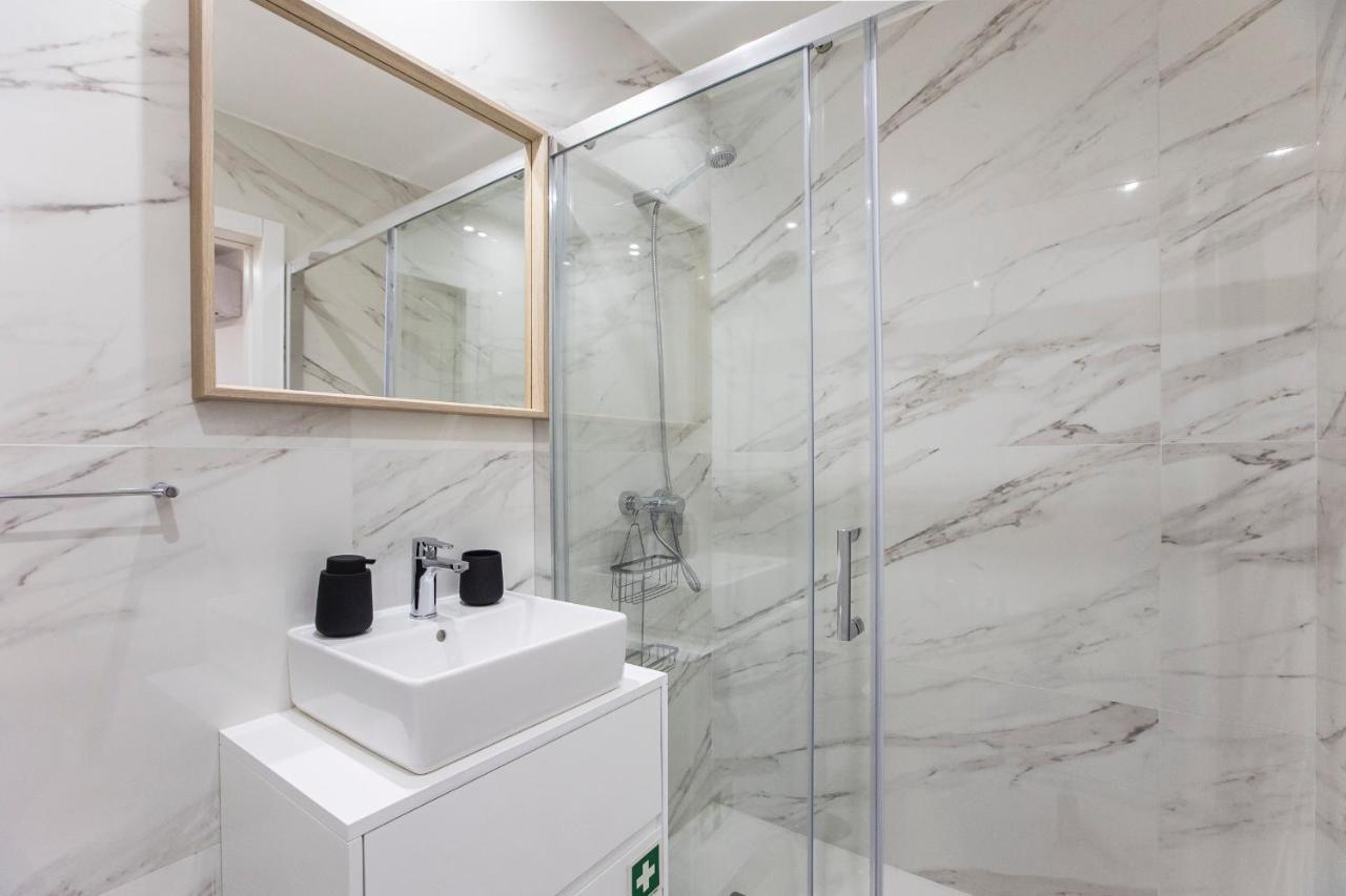 Elegant Downtown 1Br Flat W/ Ac By Lovelystay ポルト エクステリア 写真